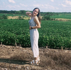 Meet your Posher, Abigail